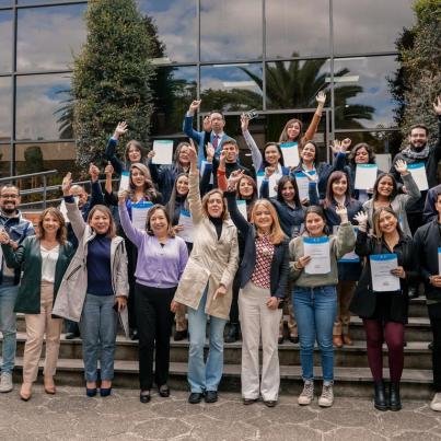 Entrega de certificados del curso Gestión de comunicación y difusión institucional para formación de embajadores de la Universidad