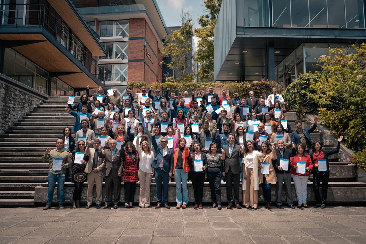 Entrega de certificados del Programa Permanente de Actualización Docente